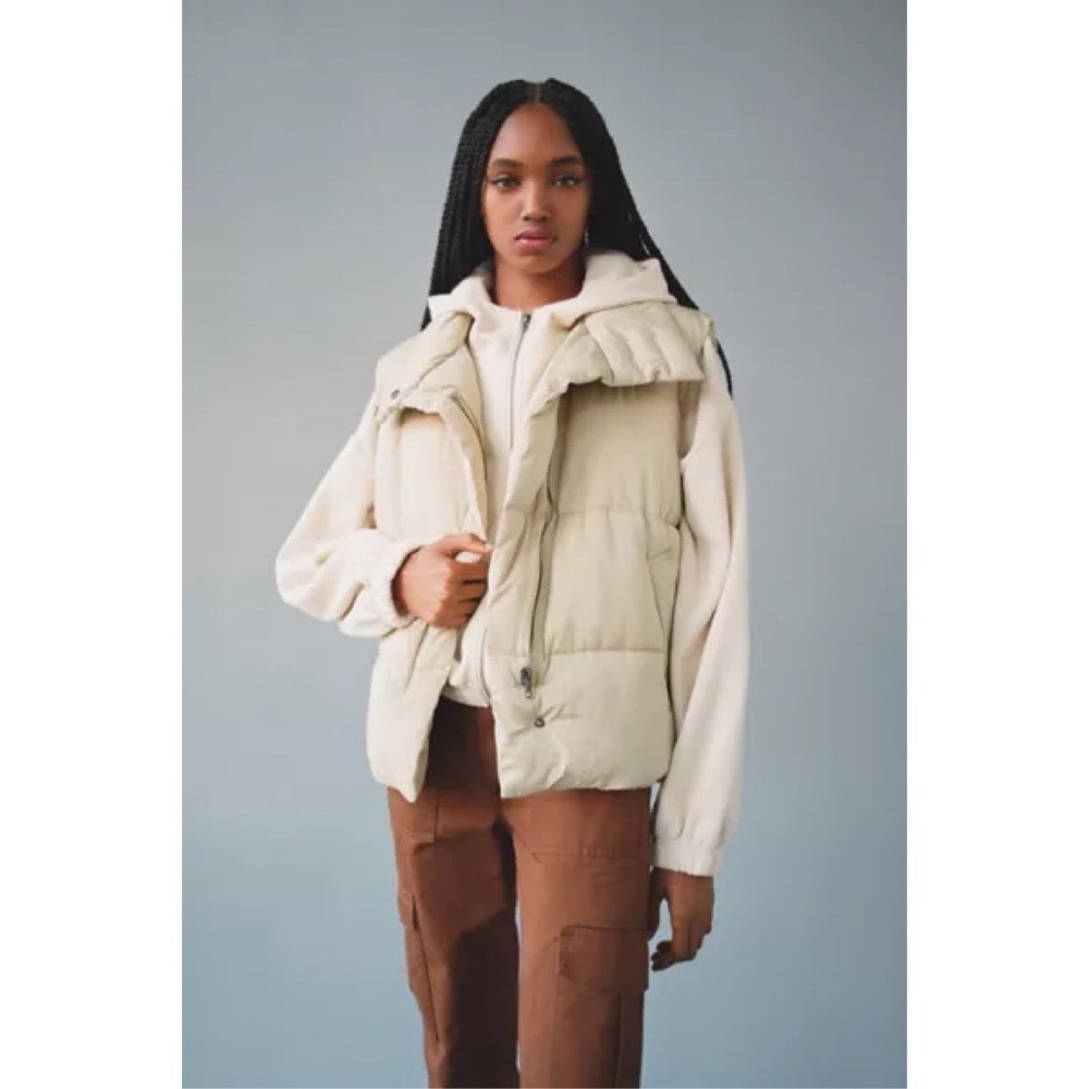 NWT UO Corrine Puffer Vest